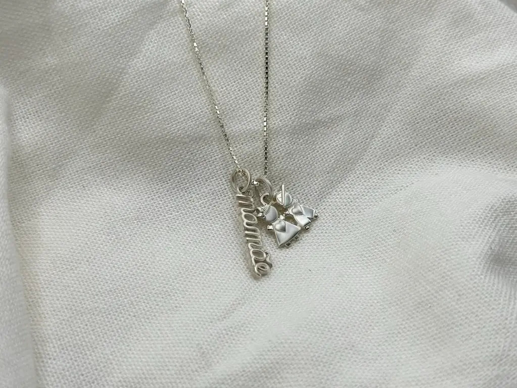 PINGENTE CASAL MENININHO E MENININHA